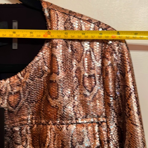 Dolce Cabo. Python Snake Skin Jacket. Size M. Buttons. Color Metallic - Picture 6 of 8